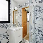 Pick A Flat's In Monrmartre - Rue Lepic Parijs