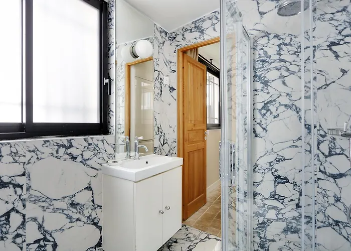 Pick A Flat's In Monrmartre - Rue Lepic باريس